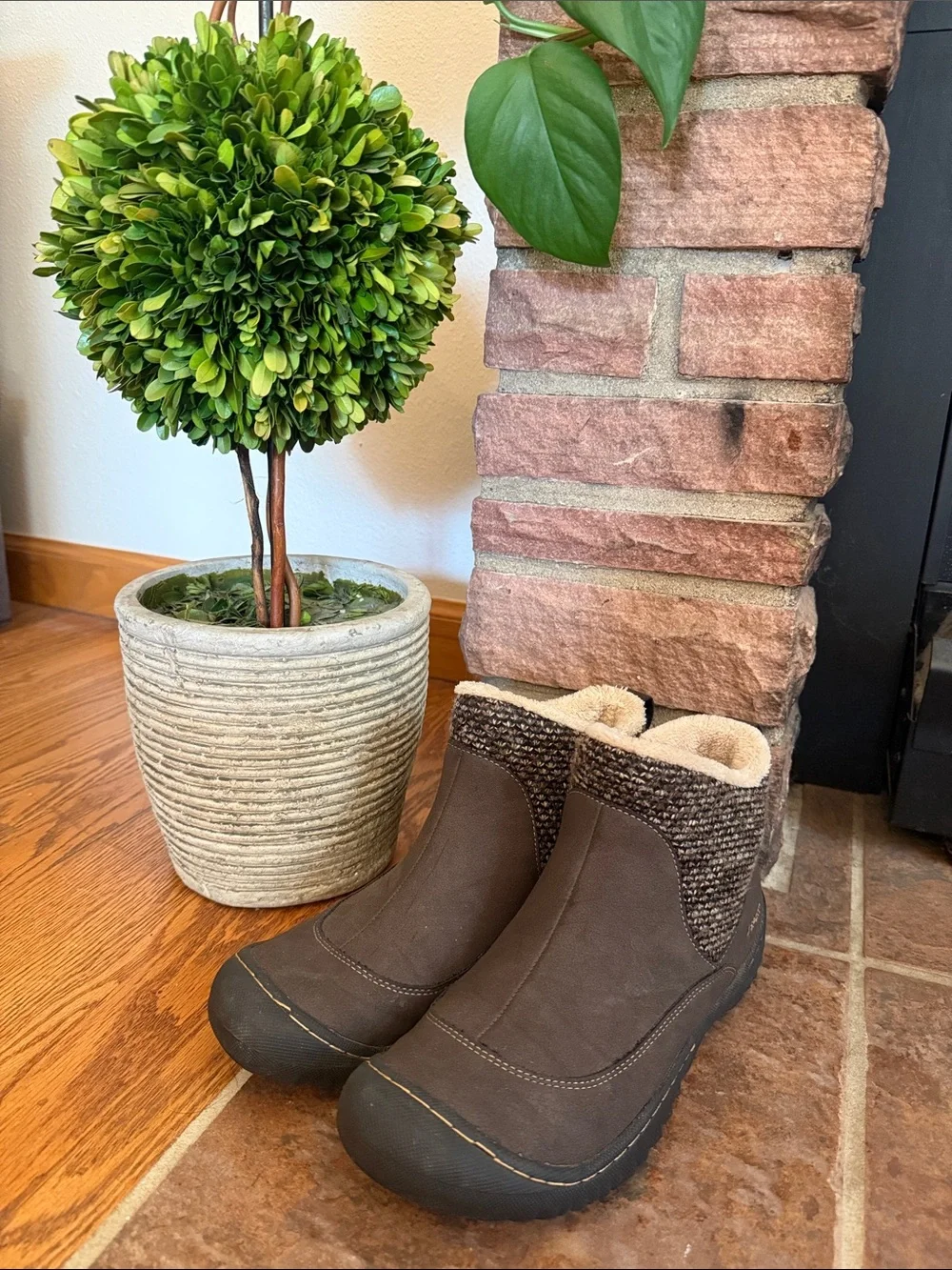 Women's Brown Insulated Ankle Winter Boots with Faux Fur Collar